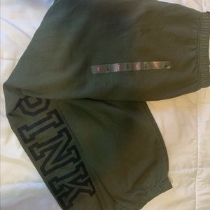OLIVE GREEN PINK VS SWEATPANTS •SIZE LARGE🌵❤️